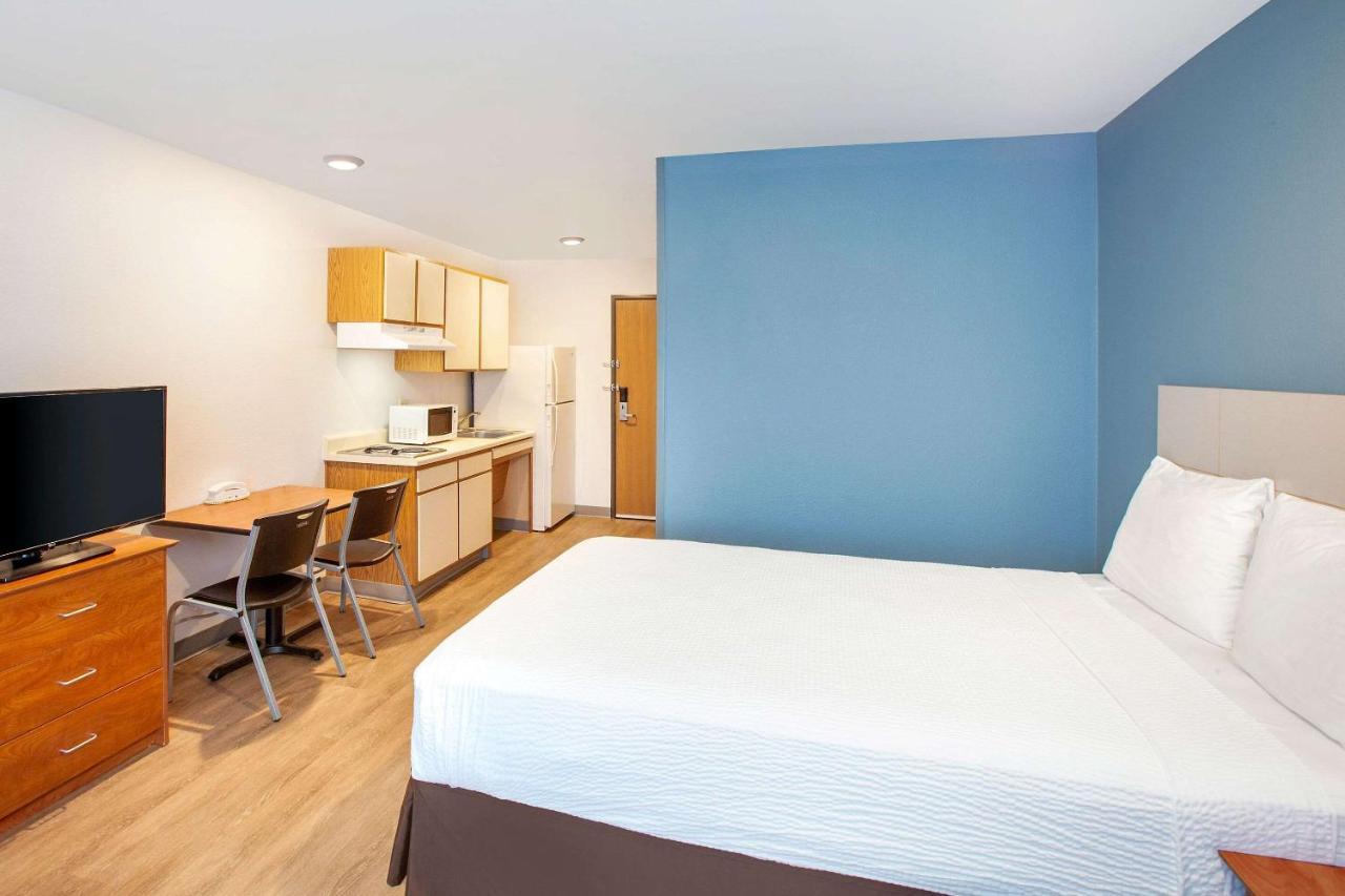 Woodspring Suites Фарр Экстерьер фото