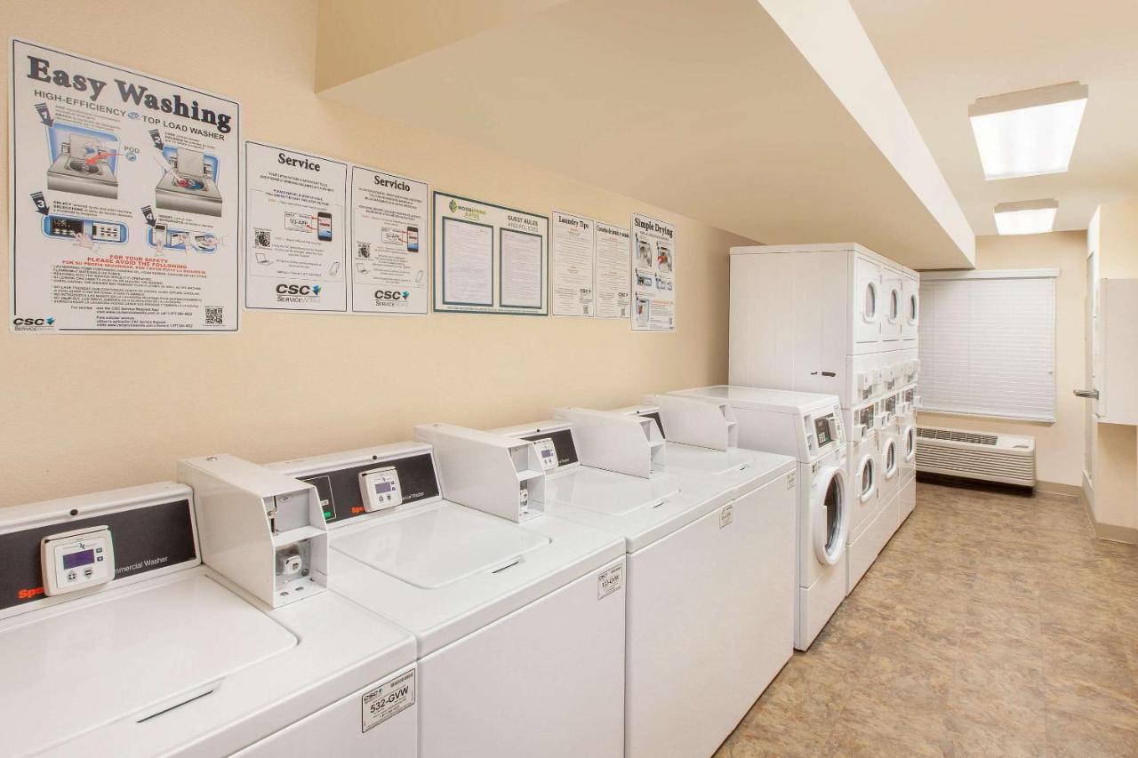 Woodspring Suites Фарр Экстерьер фото